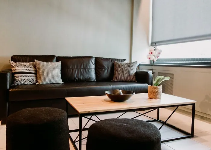 Luxury Living Apartment *