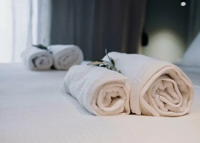 Luxury Living Apartment *